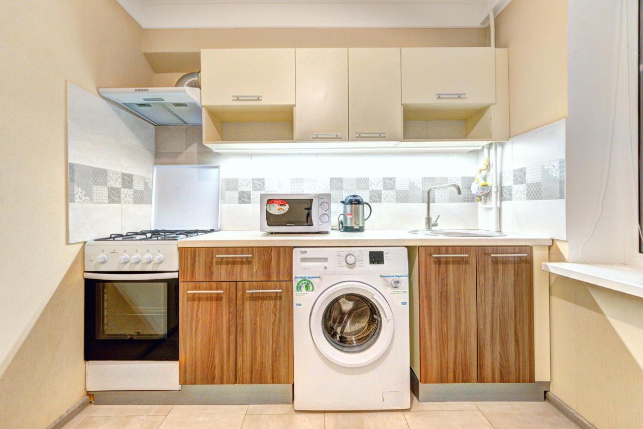 Apartments Near Ocean Plaza Druzhby Narodov Boulevard 8A Kiev Exteriör bild