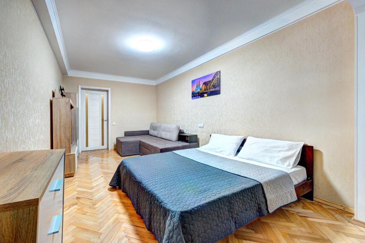 Apartments Near Ocean Plaza Druzhby Narodov Boulevard 8A Kiev Exteriör bild