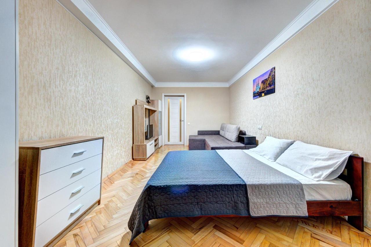 Apartments Near Ocean Plaza Druzhby Narodov Boulevard 8A Kiev Exteriör bild