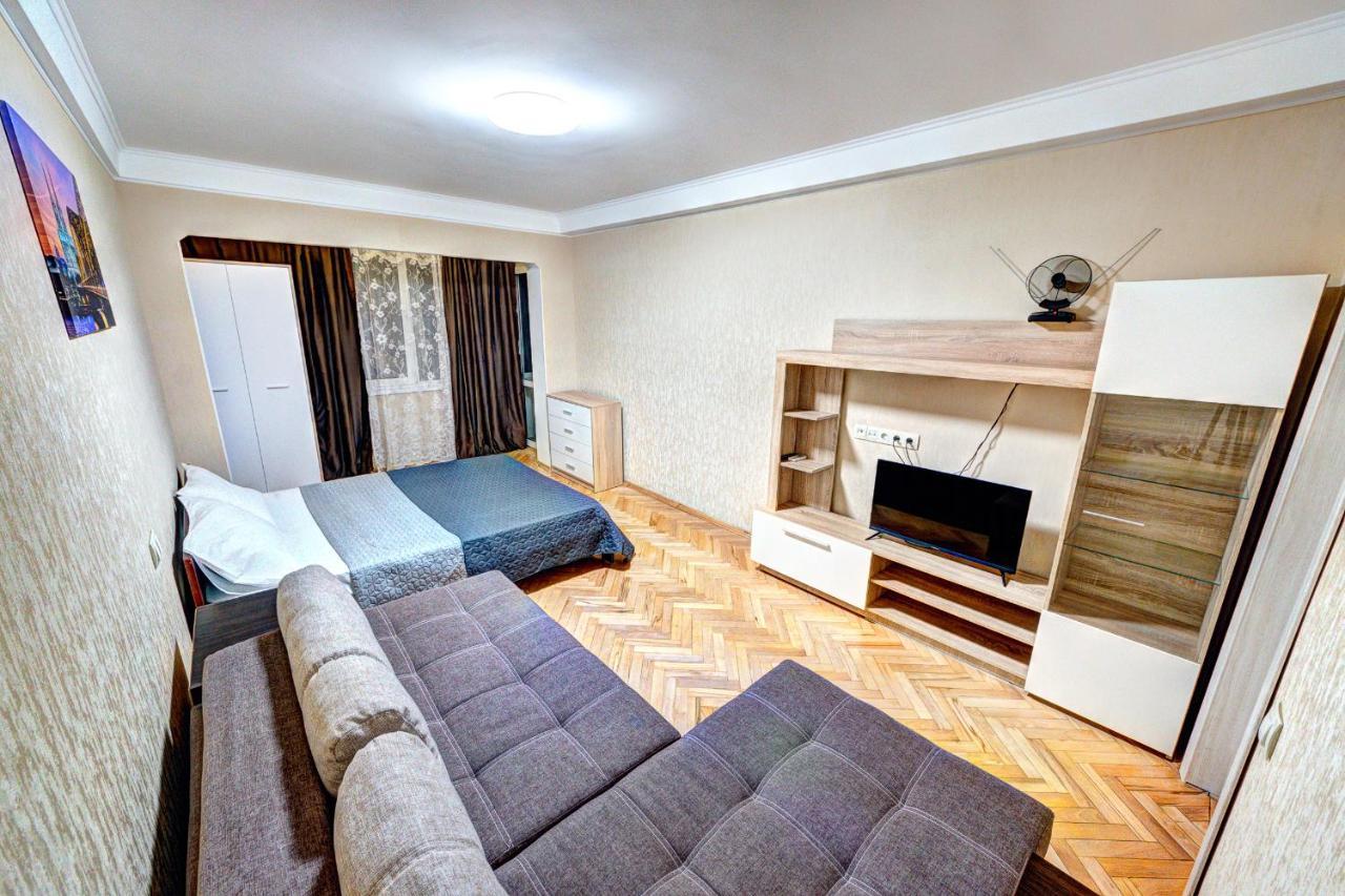 Apartments Near Ocean Plaza Druzhby Narodov Boulevard 8A Kiev Exteriör bild