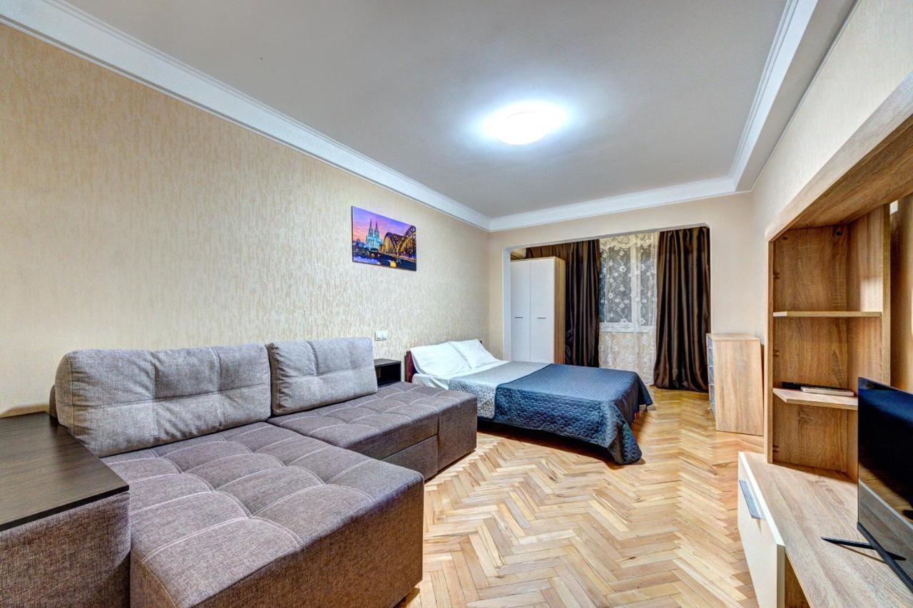 Apartments Near Ocean Plaza Druzhby Narodov Boulevard 8A Kiev Exteriör bild