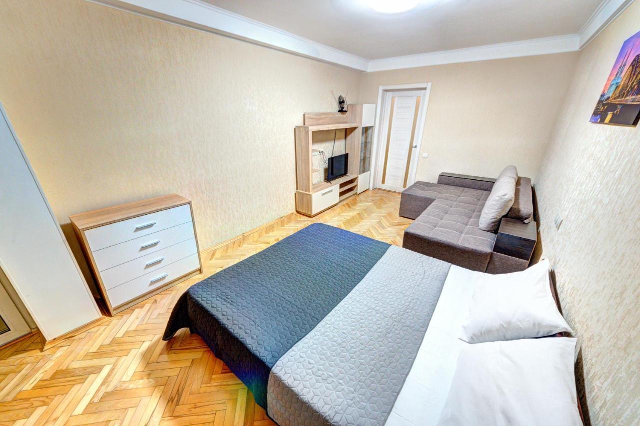 Apartments Near Ocean Plaza Druzhby Narodov Boulevard 8A Kiev Exteriör bild
